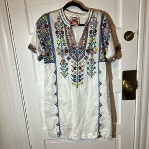 johnny was embroidered short sleeve tunic dress